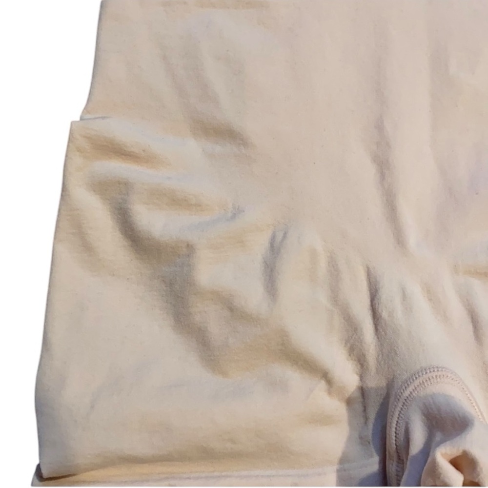 NWOT SPANX Higher Power Short - Picture 7 of 15
